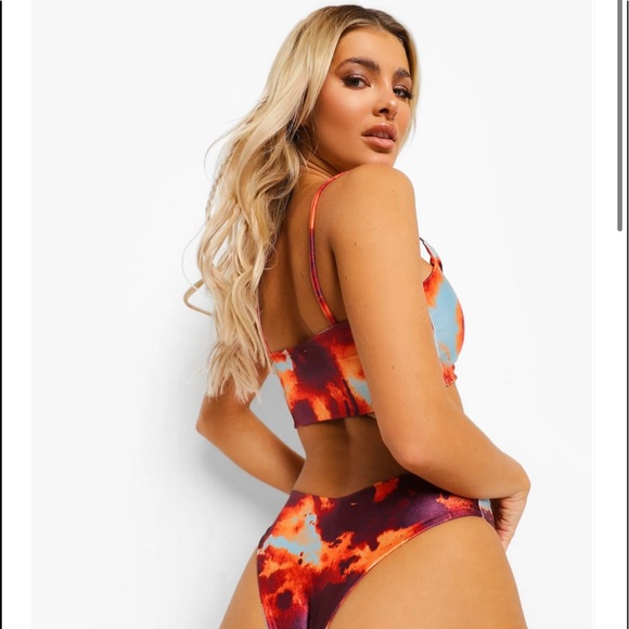 NWOT Boohoo Ink Print Ruched Bikini Top - Picture 2 of 5